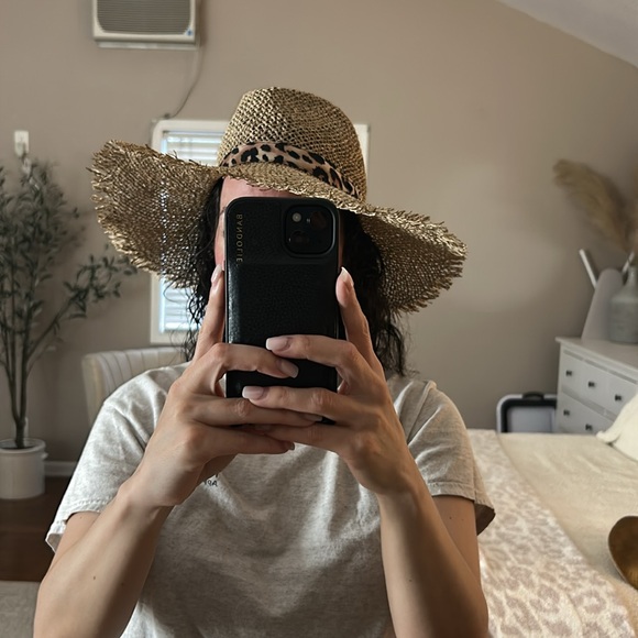 Straw hat - Picture 2 of 2